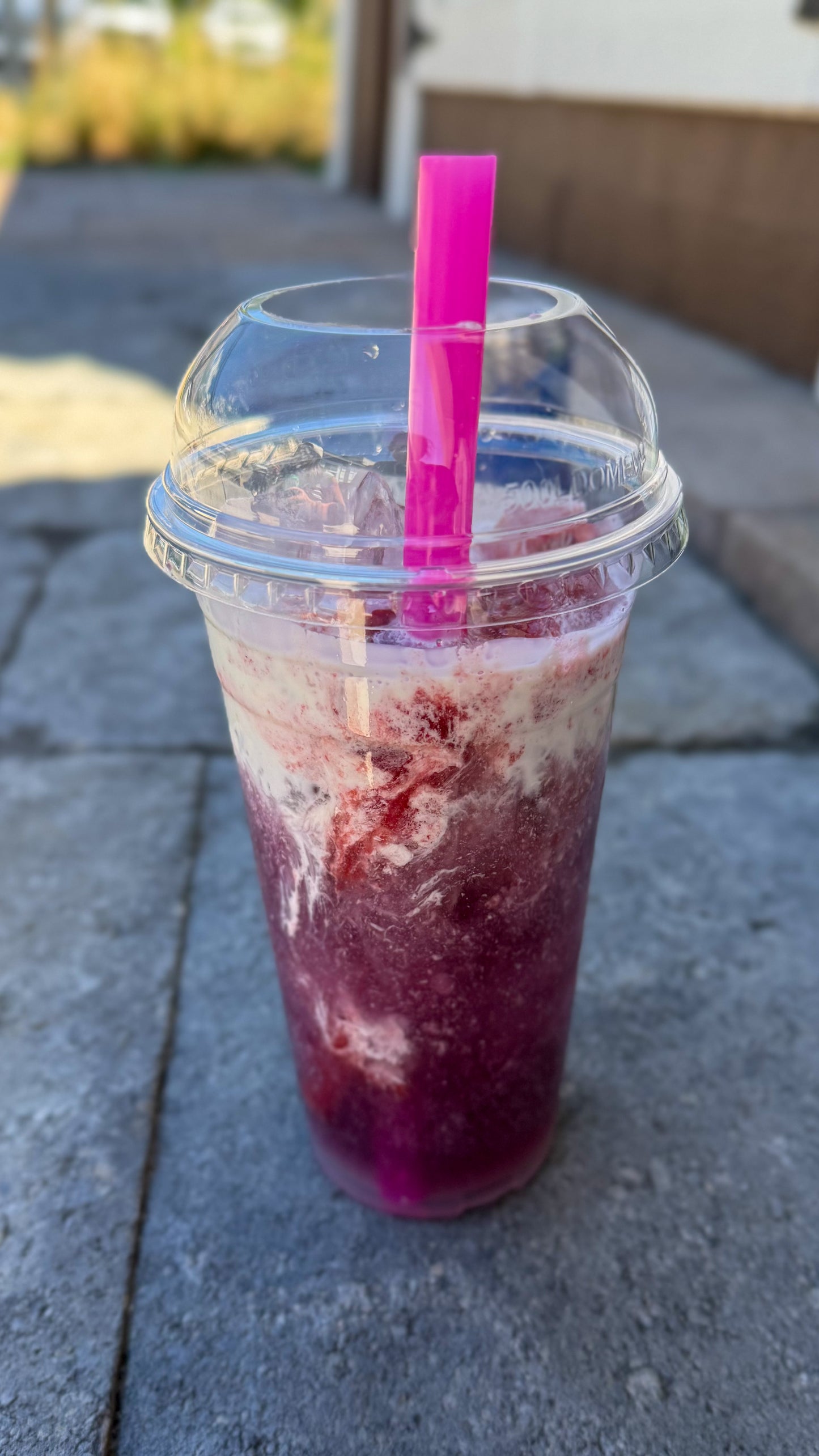 .COCONUT STRAWBERRIES & CREAM RED BULL