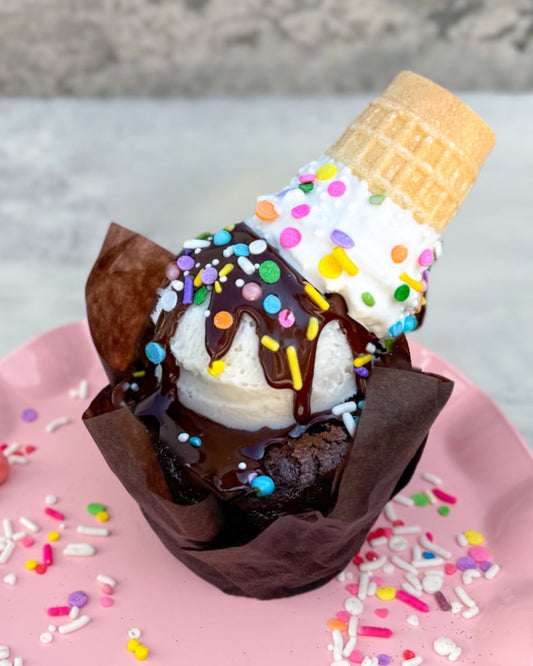 UPSIDE-DOWN🍨SUNDAE⚠️FUTURE DATE PICK-UP⚠️(JULY)