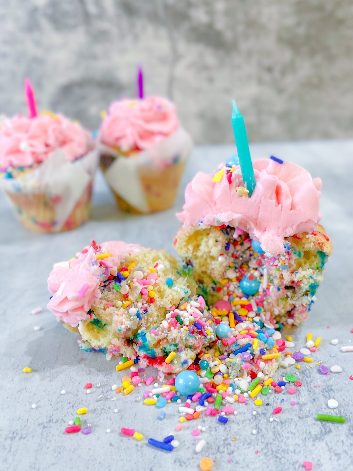 BIRTHDAY CAKE🥳SURPRISE ⚠️FUTURE DATE PICK-UP⚠️(MARCH)