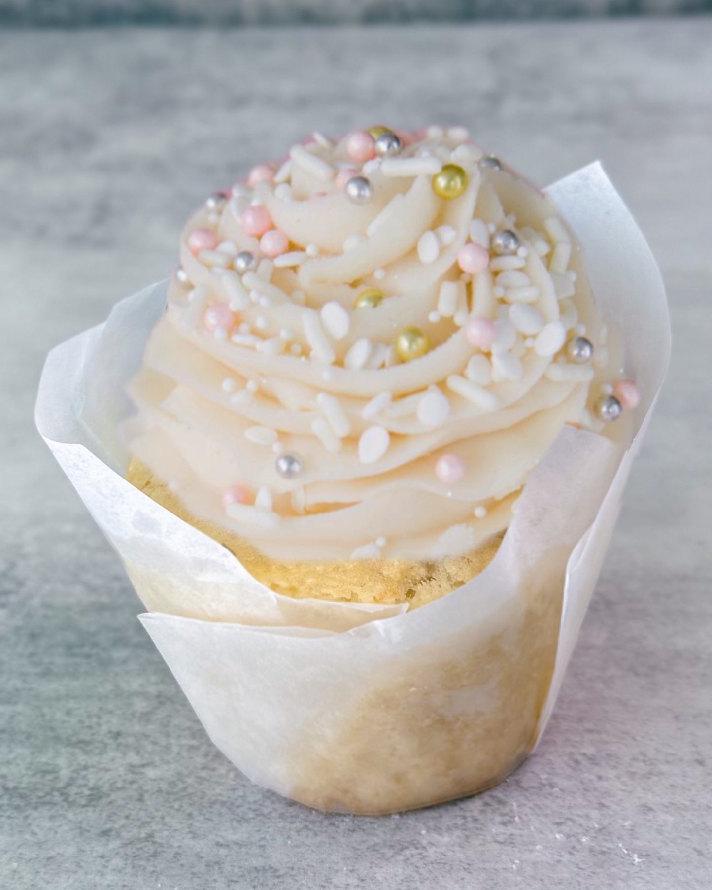 ⭐1 DZ WEDDING CAKE⚠️FUTURE DATE PICK-UP⚠️
