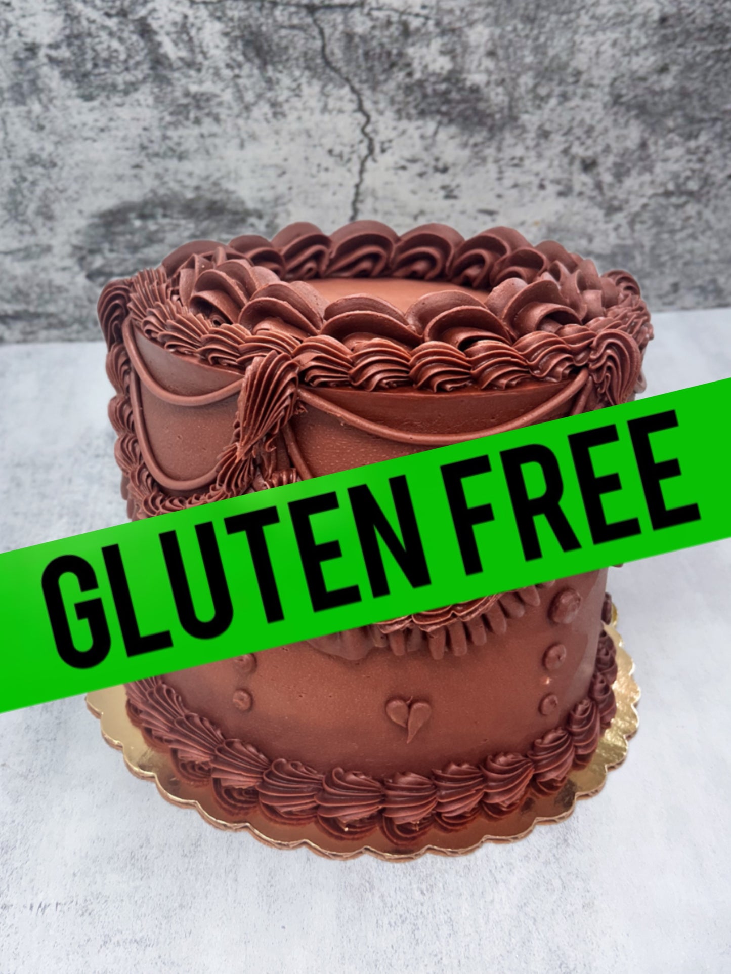VINTAGE ROUND CAKE