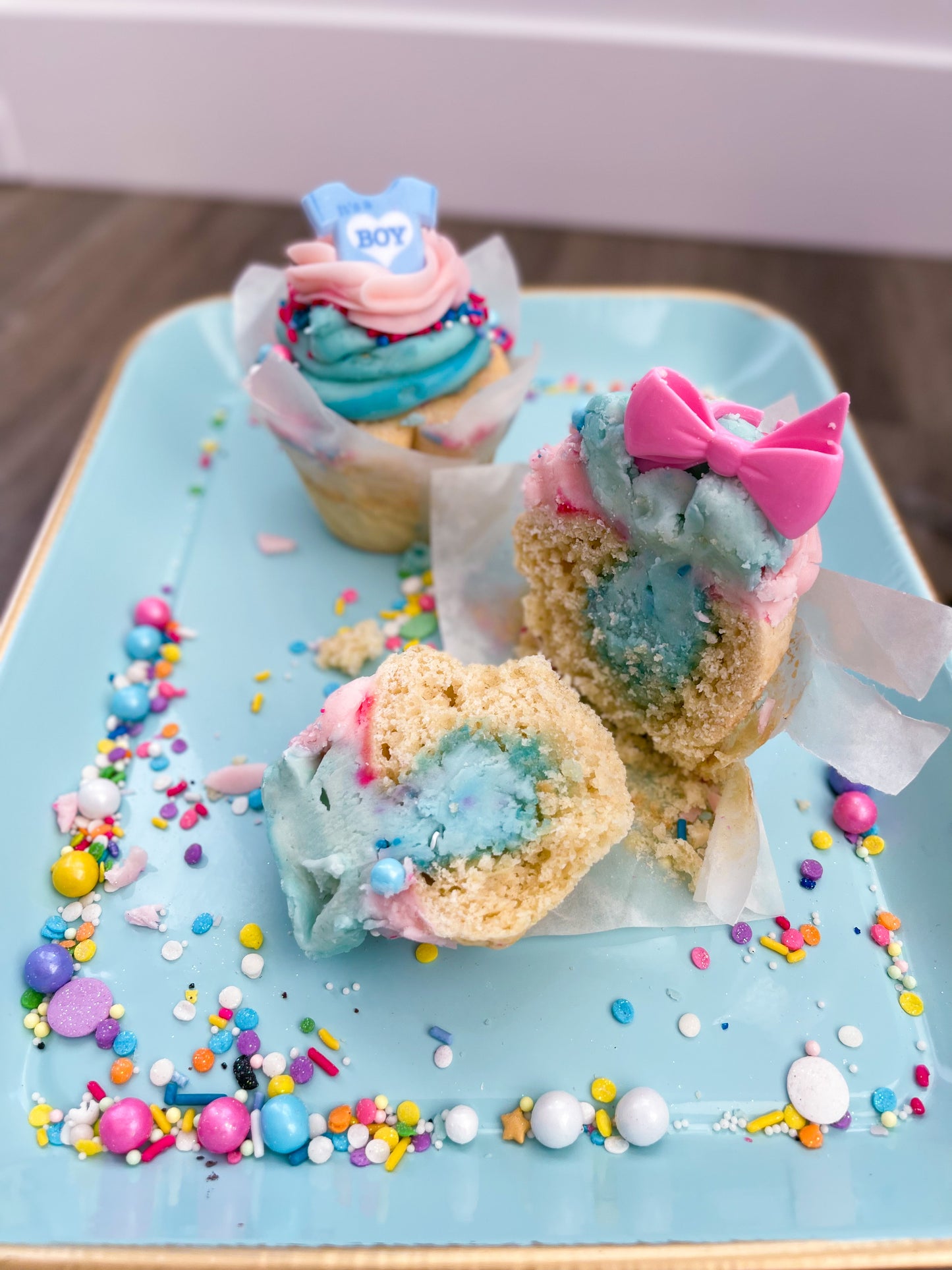 ⭐ 1 DZ GENDER REVEAL CUPCAKES ⚠️FUTURE DATE PICK-UP⚠️