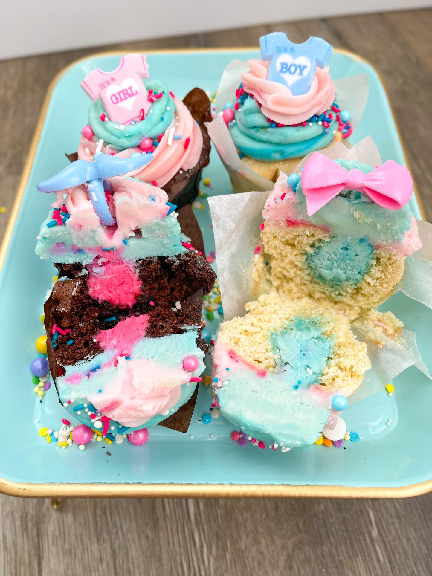 ⭐ 1 DZ GENDER REVEAL CUPCAKES ⚠️FUTURE DATE PICK-UP⚠️