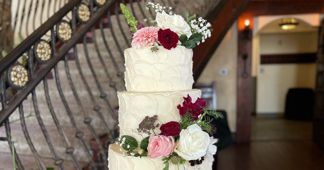 TEXTURED WEDDING CAKES