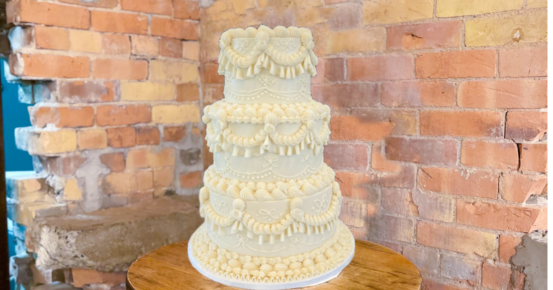 VINTAGE WEDDING CAKES