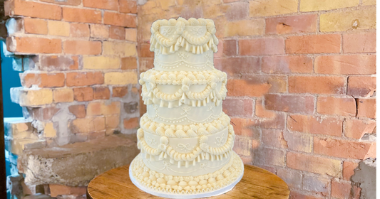 VINTAGE WEDDING CAKES