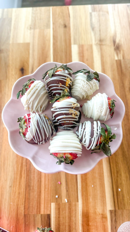 CHOCOLATE DIPPED STRAWBERRIES⚠️Feb 13th & 14th⚠️