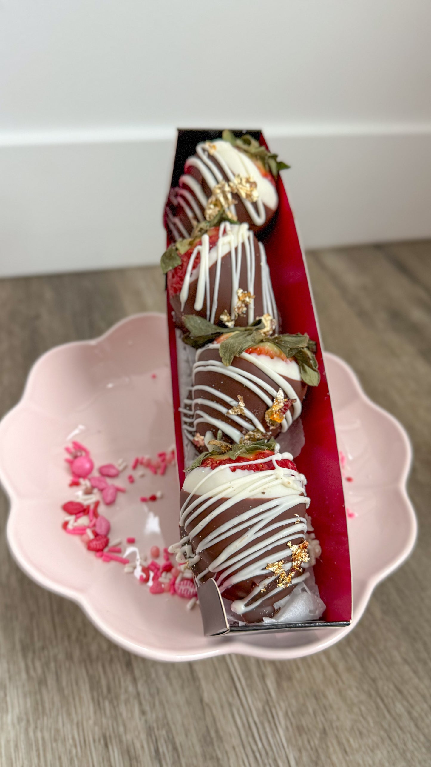 CHOCOLATE DIPPED STRAWBERRIES⚠️Feb 13th & 14th⚠️