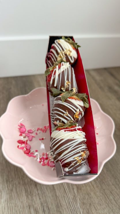 CHOCOLATE DIPPED STRAWBERRIES⚠️Feb 13th & 14th⚠️