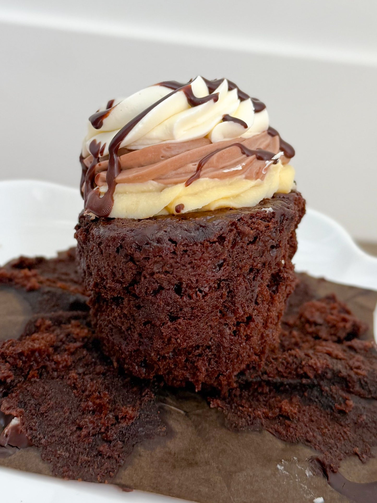 CHOCOLATE TUXEDO CHEESECAKE❄️⚠️FUTURE DATE PICK-UP⚠️(APRIL)
