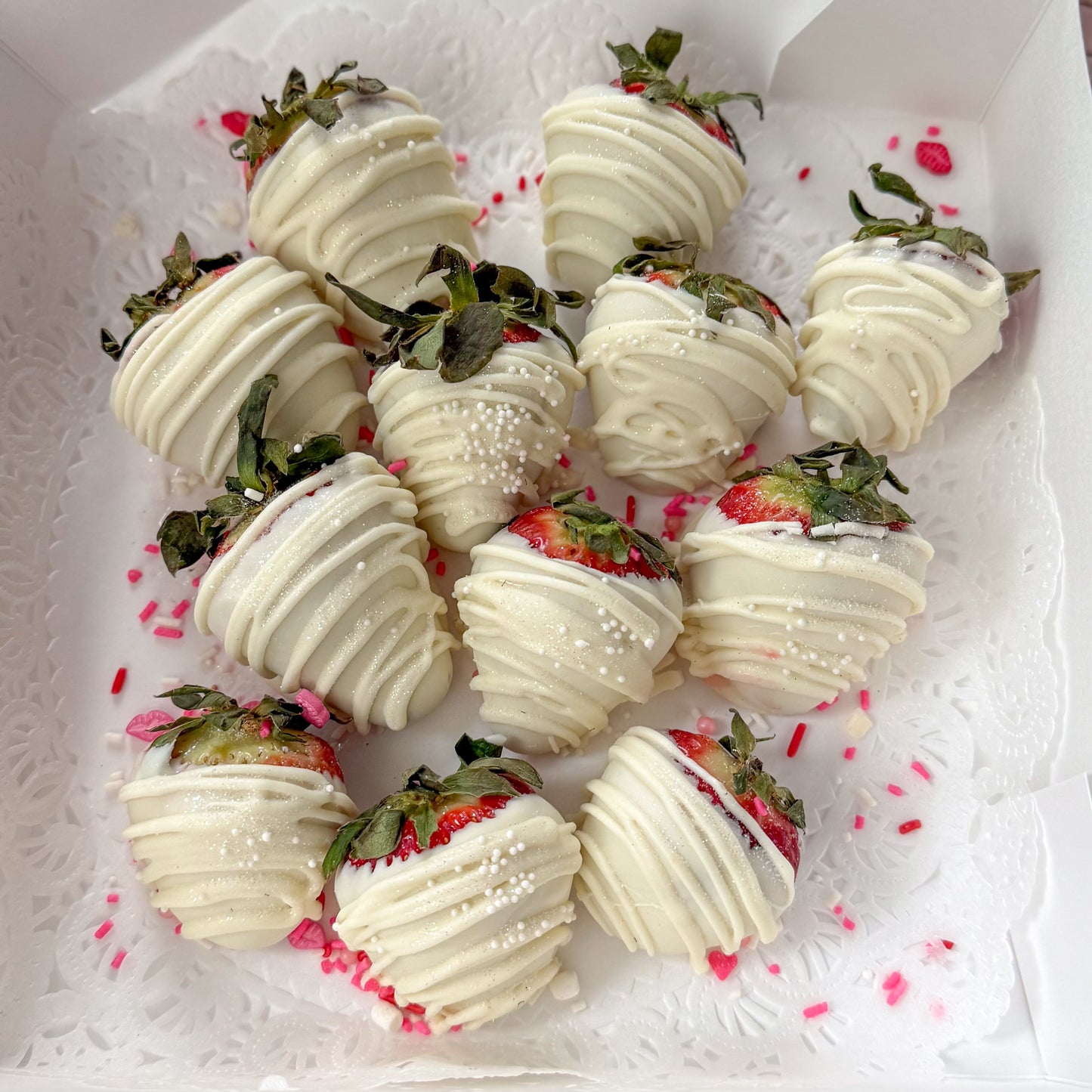 CHOCOLATE DIPPED STRAWBERRIES⚠️Feb 13th & 14th⚠️