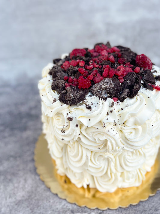 OREO RASPBERRY CHEESECAKE CAKE