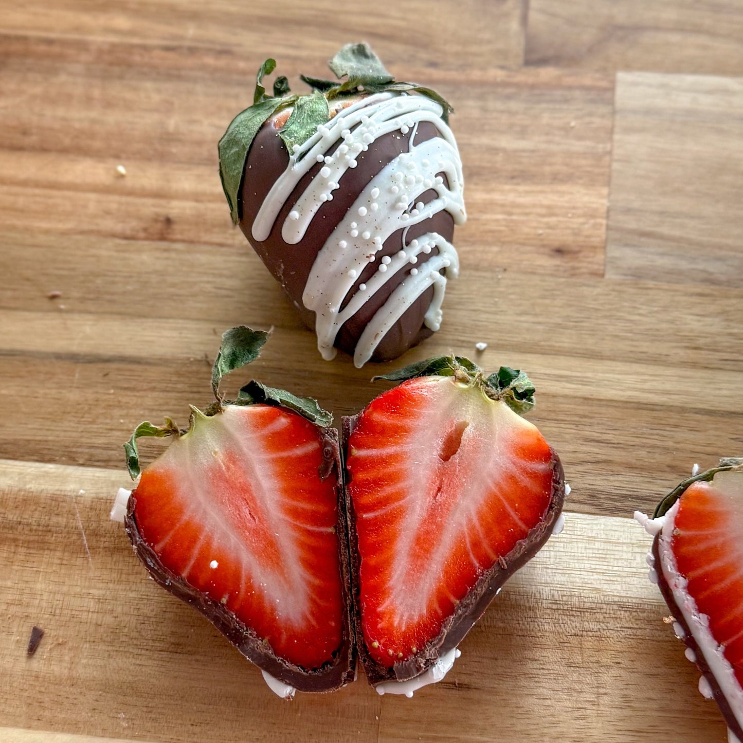 CHOCOLATE DIPPED STRAWBERRIES⚠️Feb 13th & 14th⚠️