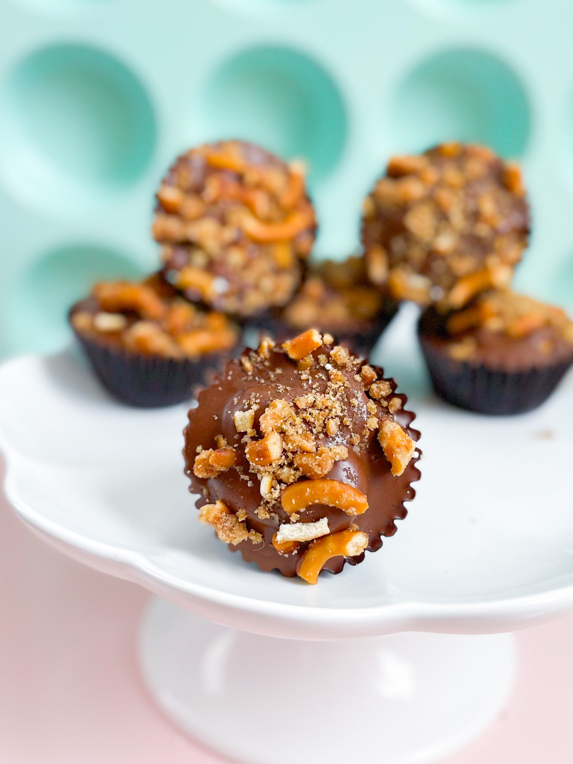 CAKE BITES