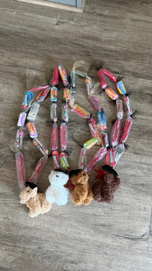 .GRADUATION CANDY LEIS
