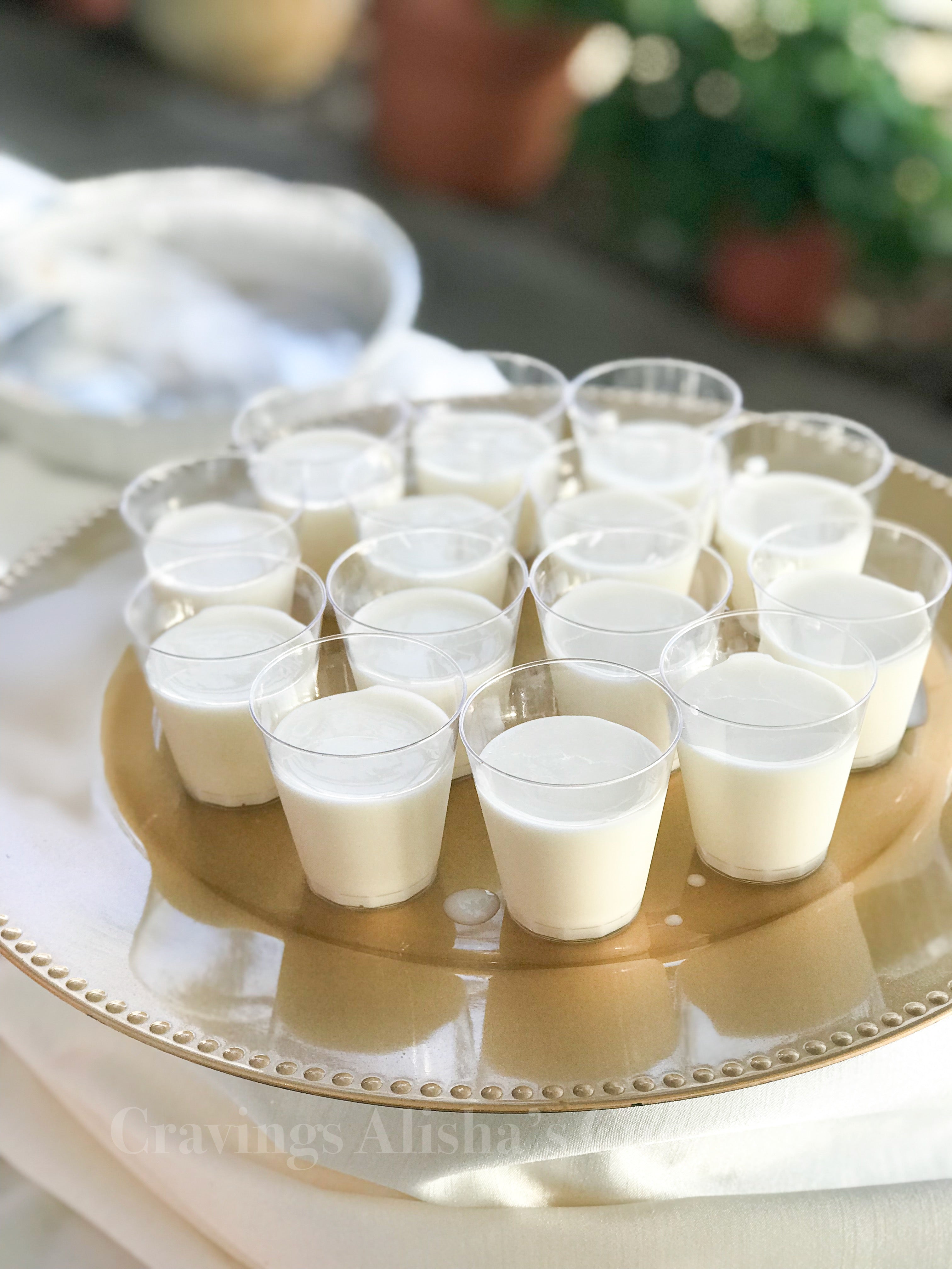 ⭐️All inclusive Catering Mini Chocolate Chip Cookies + milk shots