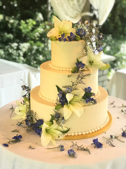 Smooth Buttercream Wedding Cakes