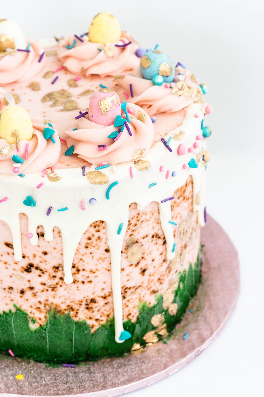 EASTER EGG HUNT CAKE