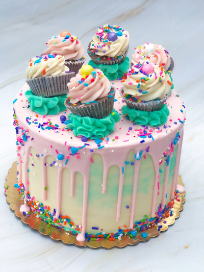 CUPCAKE DRIP CAKE